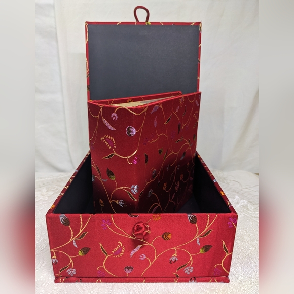 Photo Album & Memento Box, Red Floral Faux Silk Jacquard, 100 4"X6" Photos, NWOT - Picture 3 of 6